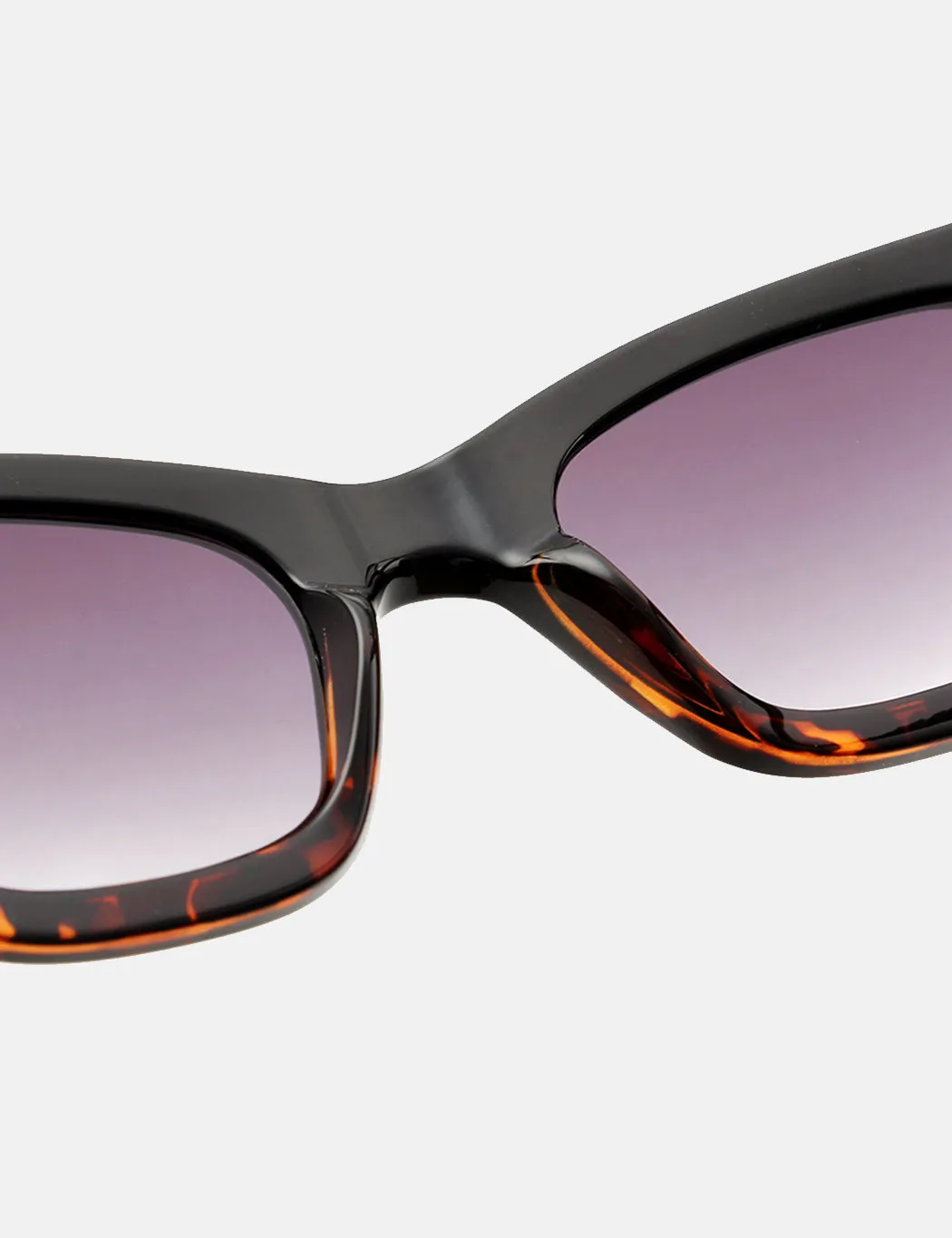 A.Kjaerbede Big Kanye Sunglasses - Black/Demi Tortoise