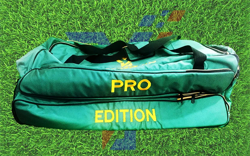 Cricket Accessories : Cricket Kit Bag with Wheels